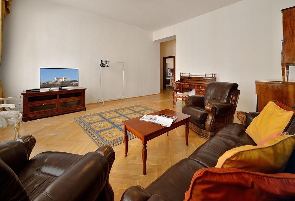 Ambiente Serviced Apartments - Tallerova Pressburg Exterior foto