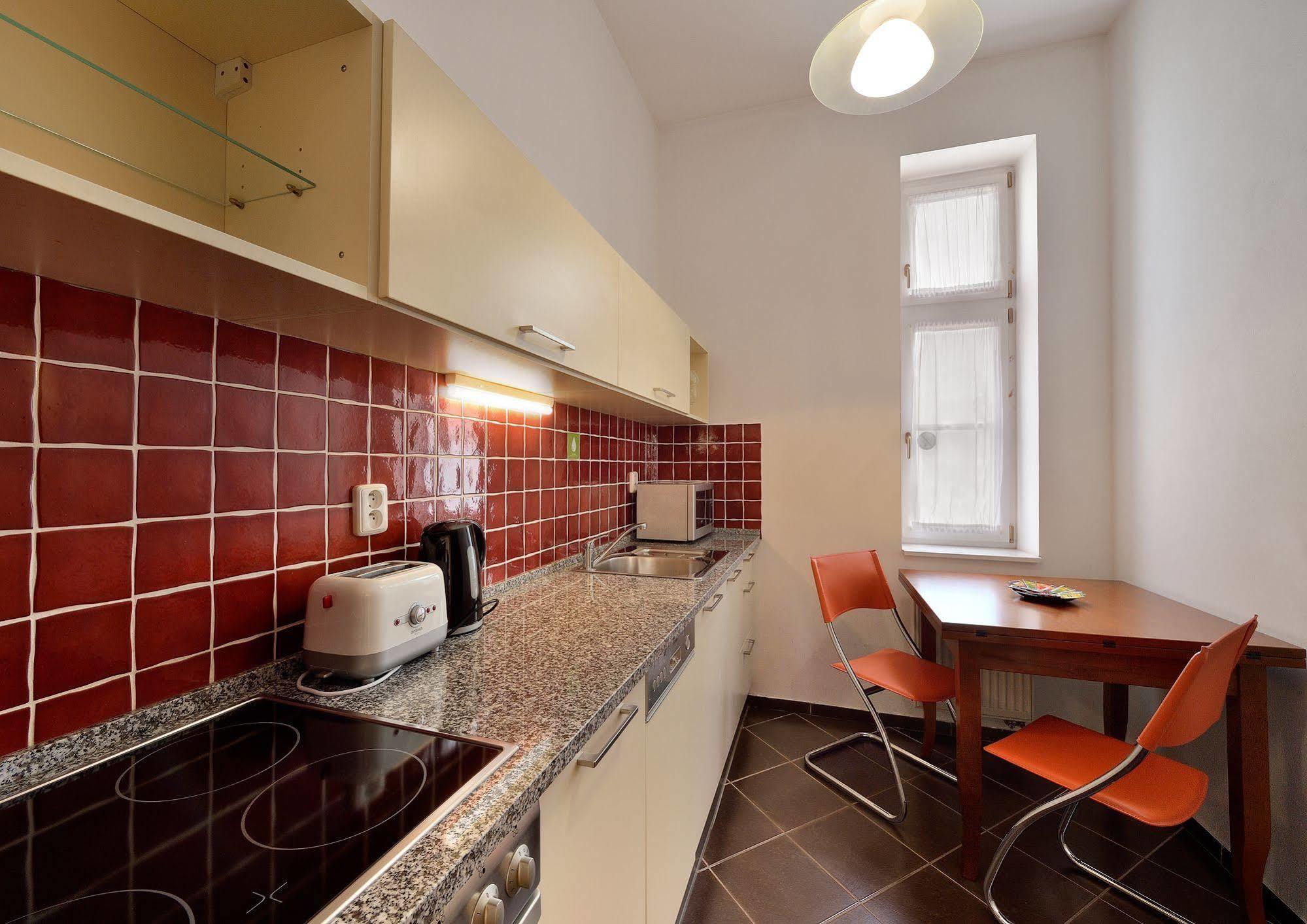 Ambiente Serviced Apartments - Tallerova Pressburg Exterior foto