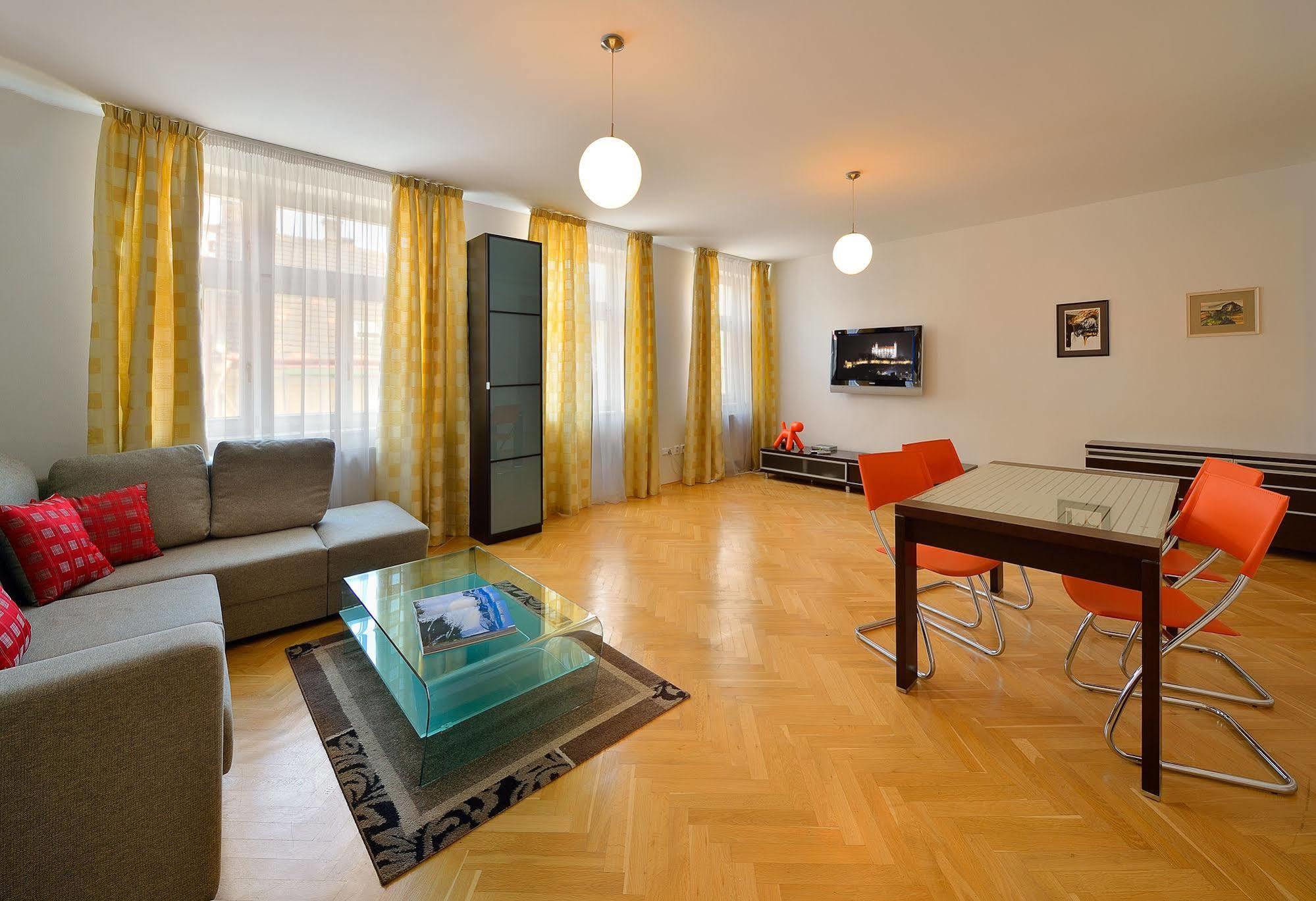 Ambiente Serviced Apartments - Tallerova Pressburg Exterior foto